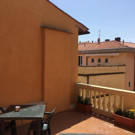 לינה וארוחת בוקר פיזה Casa Carducci 33 מראה חיצוני תמונה
