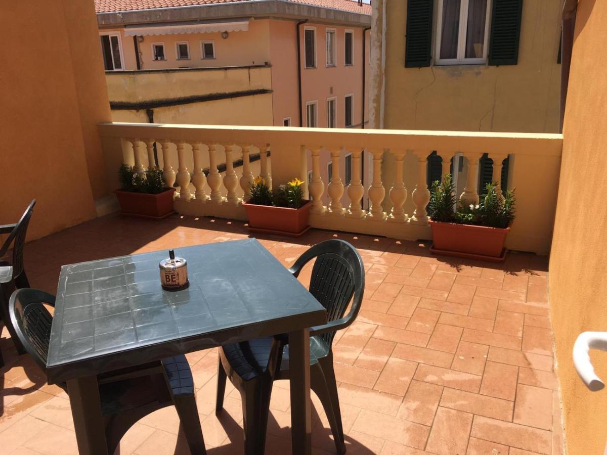 לינה וארוחת בוקר פיזה Casa Carducci 33 מראה חיצוני תמונה
